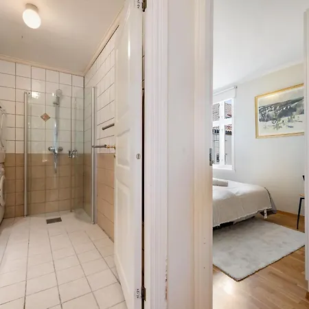 Spacious 3-bedroom For 8 By Bryggen Bergen